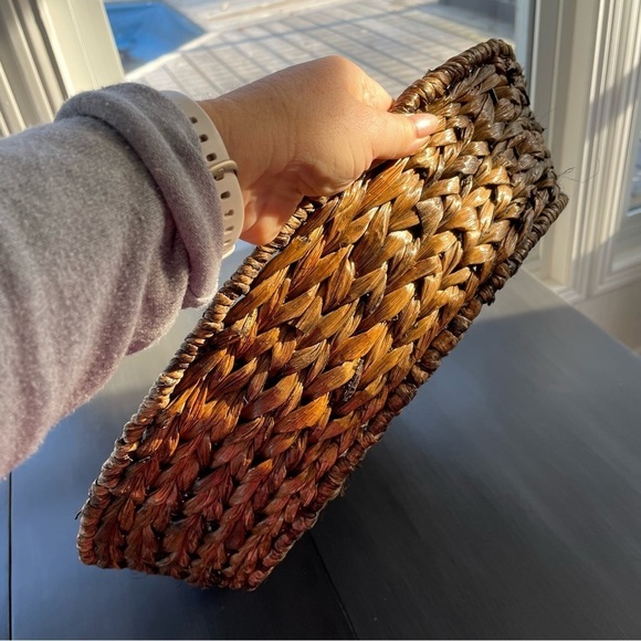 Large 18”  Wicker Rattan Basket - Picture 3 of 7